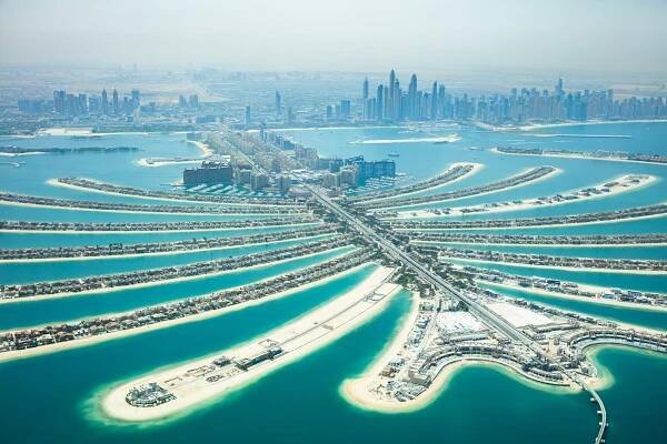 Stará a nová Dubaj z Ras Al Khaimah