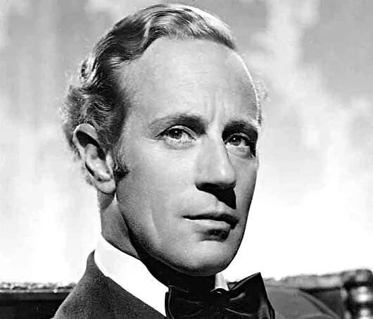 Publicity photo of Leslie Howard