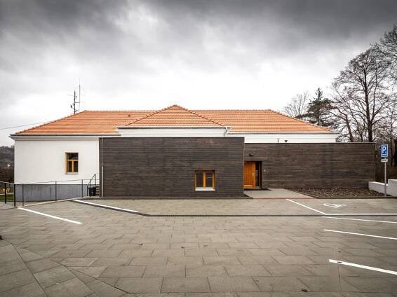 Obecní úřad ve Velaticích – StavbaWeb