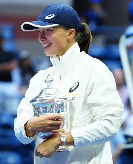 Iga Swiatek celebrates winning the Ladies' Singles Final, 2022