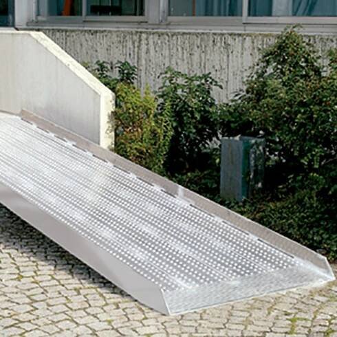 Rampa s opěrným nájezdem, nosnost 400 kg, ŠxD 800 x 2000 mm