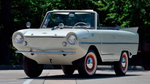 Auto obojživelník: V 60. letech se v Německu vyráběl tenhle raritní kabriolet, který uměl i plavat. Umíte si ho představit na Lipně?