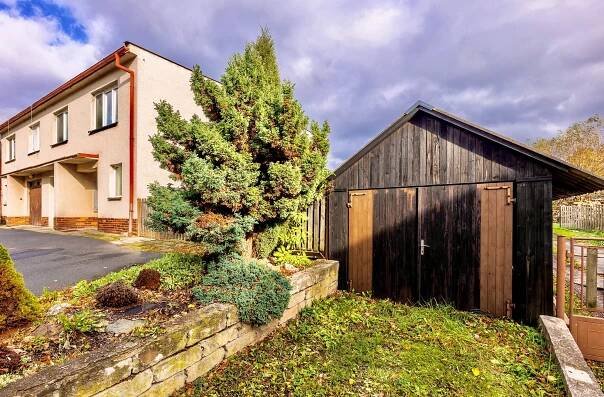 Prodej rodinného domu 198 m², pozemek 2 631 m² - Miroslav Bouška | Srozumitelné finanční poradenství 