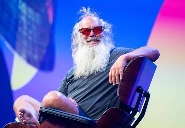Vousatý kouzelník za mixpultem: Rick Rubin patří k průkopníkům hip-hopu, nahrával i s Red Hot Chili Peppers, Johnnym Cashem nebo Adele - Expres FM
