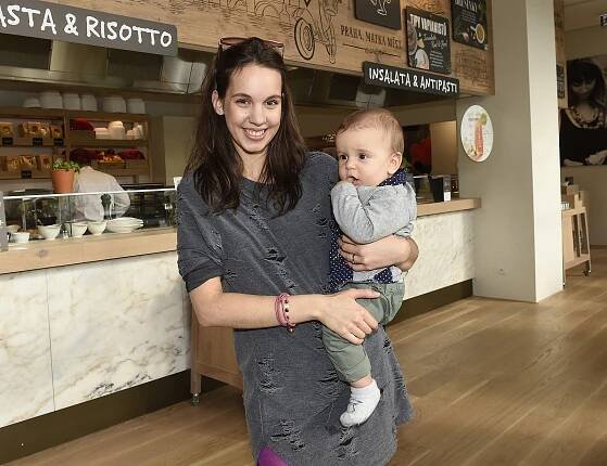 Míša Tomešová se sedm měsíců po porodu ztrácí před očima: Váhu už raději vyhodila z domu