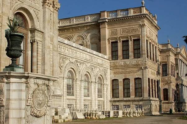 Jednání Rusů s Ukrajinci: Erdoğan poskytl největší palác Turecka, který zruinoval sultána