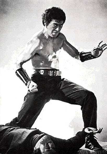 Zemřela japonská hvězda Sonny Čiba.