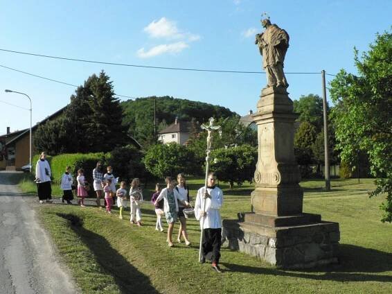 Slavnost "Božího Těla" 2015 - Slavnost "Božího Těla" 2015 - Oficiální stránky obce Jindřichov