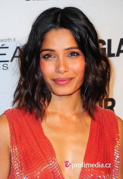 Freida Pinto - celebrity účes - HappyHair