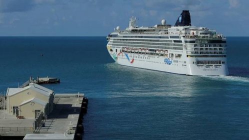 Loď s 3000 lidmi na palubě nemohla zakotvit kvůli podezření na choleru