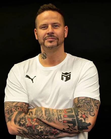 FOTO: Tomáš Rys je aktivní i na TokToku a baví několik tisíc diváků. – stránka 110