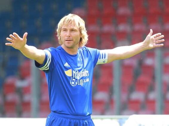 Schick mi připomíná Ibrahimoviče, říká legendární Pavel Nedvěd