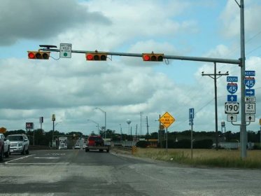 Why Texas Does Traffic Lights Differently: Side View ⭐