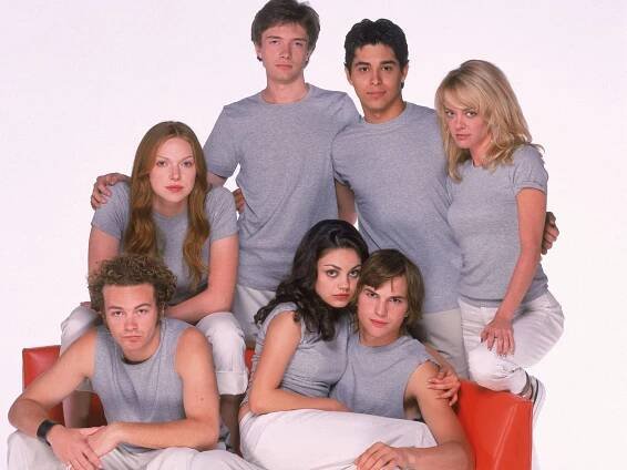 Clockwise from top: Topher Grace as Eric, Wilmer Valderrama as Fez, Lisa Robin Kelly as Laurie, Ashton Kutcher as Kelso, Mila Kunis as Jackie, Danny Masterson as Hyde, and Laura Prepon as Donna and on 