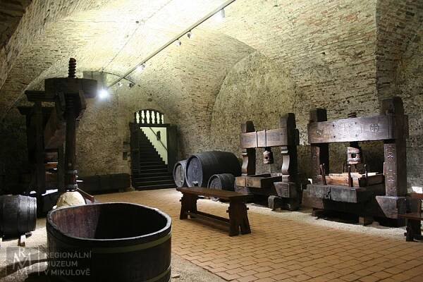 Zámek Mikulov - perla Jižní Moravy | Regiontourist.cz