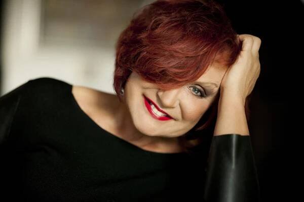 Po osmi letech natočila nové album: Poslechněte si, jak Petra Janů (64) zpívá vášnivé tango