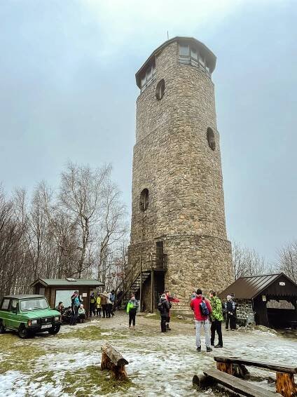 Turisté si před Silvestrem vyšlápli na Brdo. A byla jich spousta