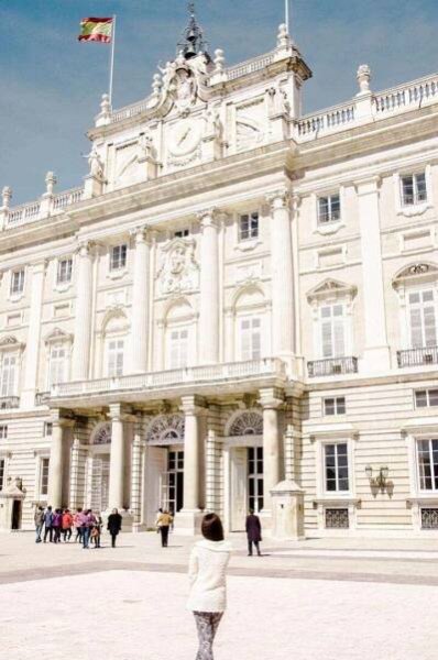 Admiring the Royal Palace