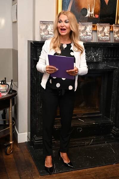 FOTO: Iveta Blanarovičová na křtu knihy Chantal Poullain. – stránka 1