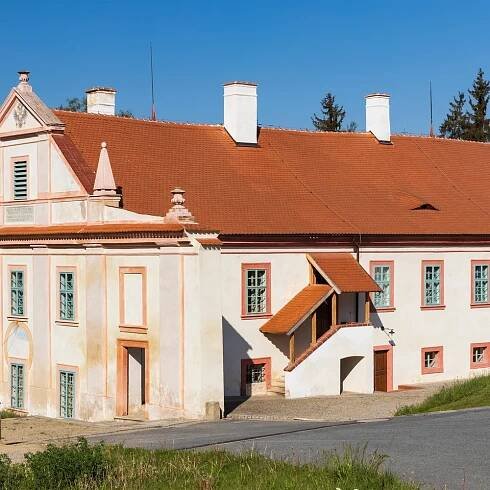 Cisterciácký klášter v Plasech: jedinečná stavba na vodě | Slevomat.cz