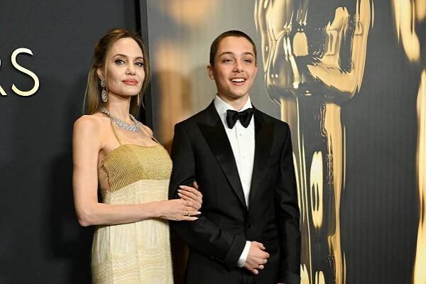 Angelina Jolie Wows in Vintage Dress With Son Knox at Governors Awards