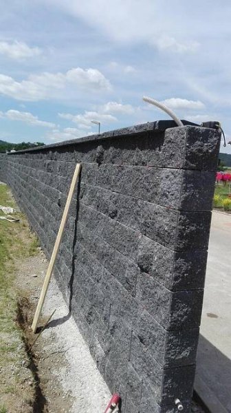Oplocení , betonové ploty a opěrné zdi Kladno -