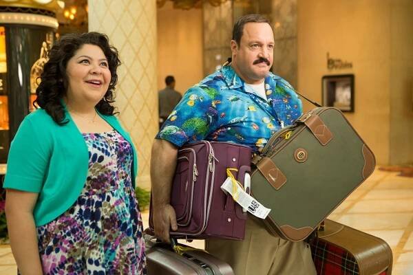Policajt ze sámošky 2 - Z filmu - Raini Rodriguez, Kevin James