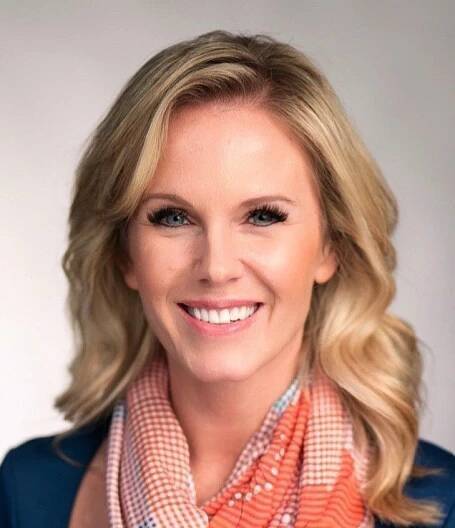 Headshot of the The Lash Lounge founder Anna Phillips