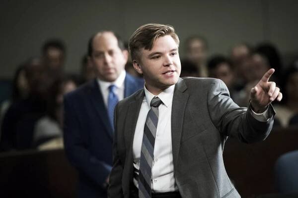 Closer: Nové případy - Masakr u soudu - Z filmu - Brett Davern