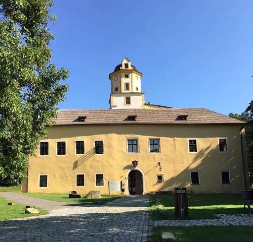 Na hrad Malenovice do Zlína: Zajímavá historická památka ukrývá i kostru slona