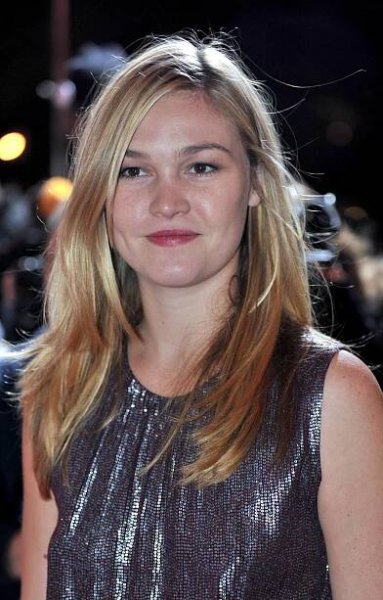Julia-Stiles-Muscles-Photos