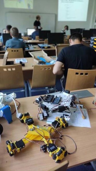Škola robotiky 2023 – Ochutnej strojařinu