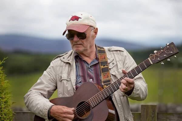 The Half-Century Road to Michael Chapman’s “50” | Bandcamp Daily 