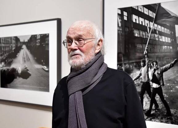 Josef Koudelka výstavu představil včera. (Foto: ČTK)