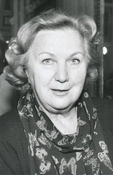 Věra Bublíková: *11.4.1927 – †26.5.2007, česká herečka