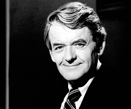 Hal Holbrook Dead: Actor Who Played Twain, Lincoln and Deep Throat Was 95