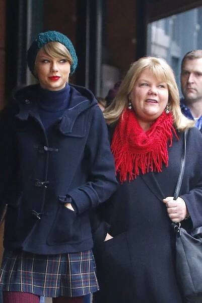 Foto k tématům Taylor Swift, Andrea Swift – stránka 27