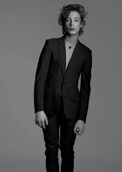GROOMING — Michael Silva Hair