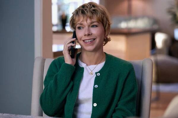A Man on the Inside. Mary Elizabeth Ellis as Emily 