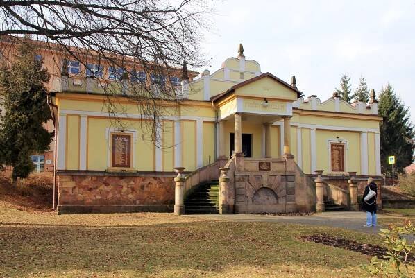 Lázně Bělohrad – Wikipedie