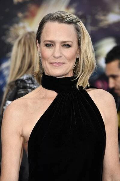 33 Hot Half-Nude Photos of Robin Wright Will Make You Day - Music Raiser