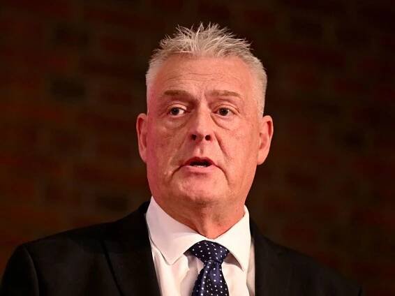 Lee Anderson issues ‘sack him’ demand to Keir Starmer as Reform wages war on Labour MP