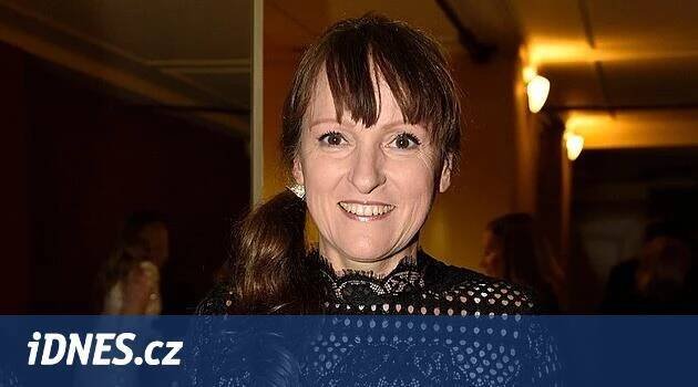 Poklona sestře Ivetě. Ivana Bartošová po letech zpívala na veřejnosti - iDNES.cz