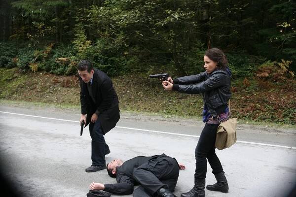 Srážka planet - Z filmu - Kirk Acevedo, Jessica Parker Kennedy