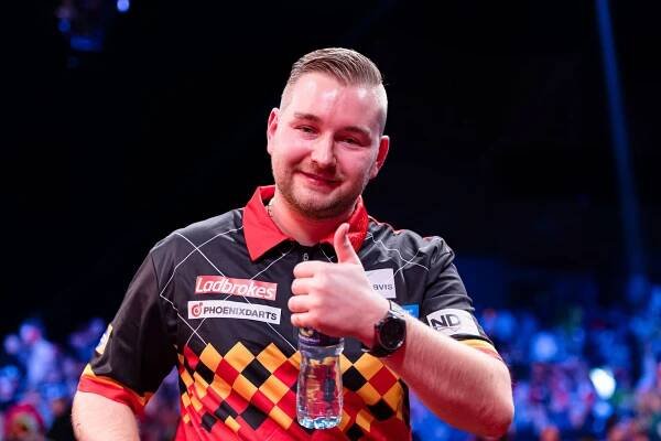 Van den Bergh & Whitlock shine on Ladbrokes Masters Day One
