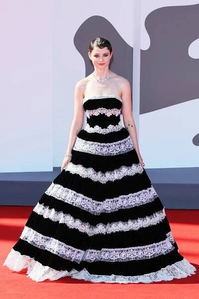 Thomasin McKenzie attends "The Testament Of Ann Lee" red carpet during the 82nd Venice International Film Festival on September 01, 2025 in Venice, Italy.