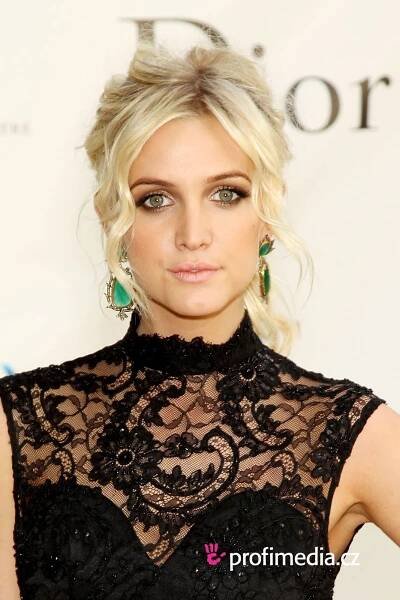 Ashlee Simpson - celebrity účes - HappyHair