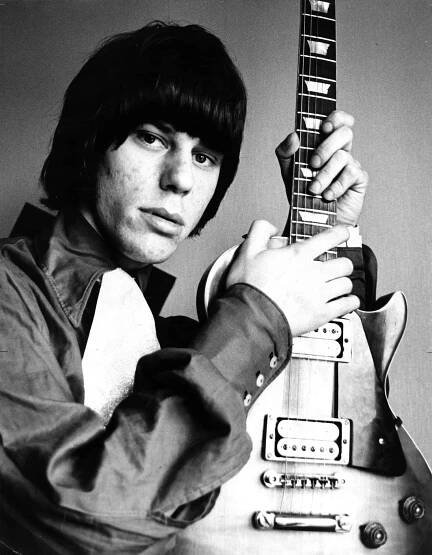 The legendary Jeff Beck playing guitar with The Yardbirds. Wallpaper