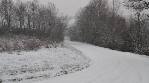 Zimní počasí na západě Čech. Meteorologové varují před sněžením v Karlovarském kraji