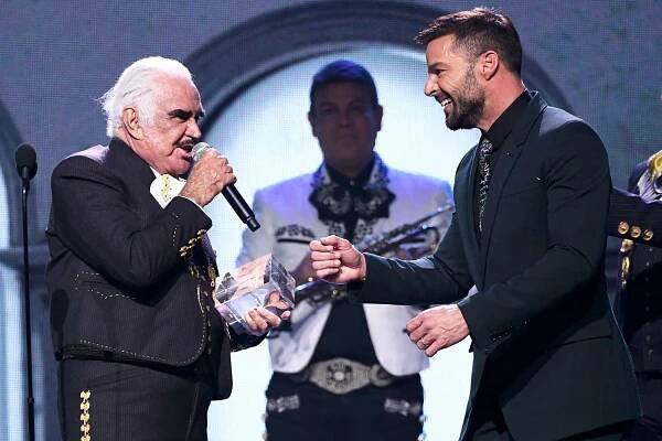 Ricky Martin, Maluma, Gloria Estefan and More Pay Tribute to Late Mariachi Legend Vicente Fernández
